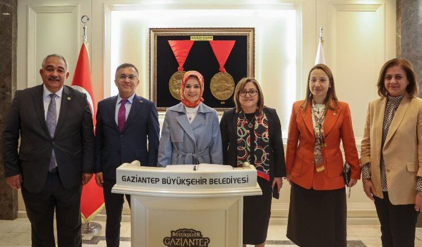 Bakan Göktaş'tan Başkan Şahin'e nezaket